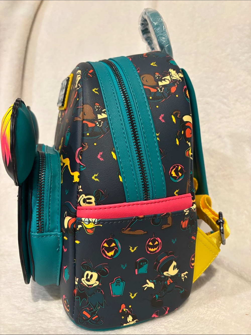 NWT Loungefly Disney Parks Halloween Mickey Pumpkin Glow in Dark Backpack - Picture 4 of 8